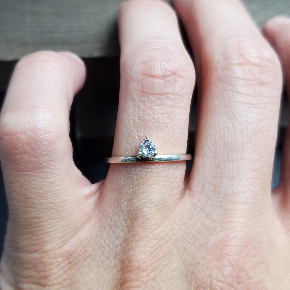 Size 7 Sterling Silver Cute Single CZ Ring